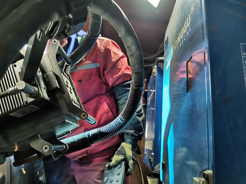 野外全位置自動焊機