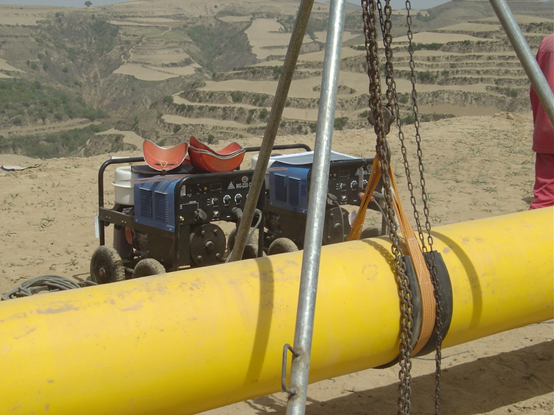 野外長輸管道自保護焊機