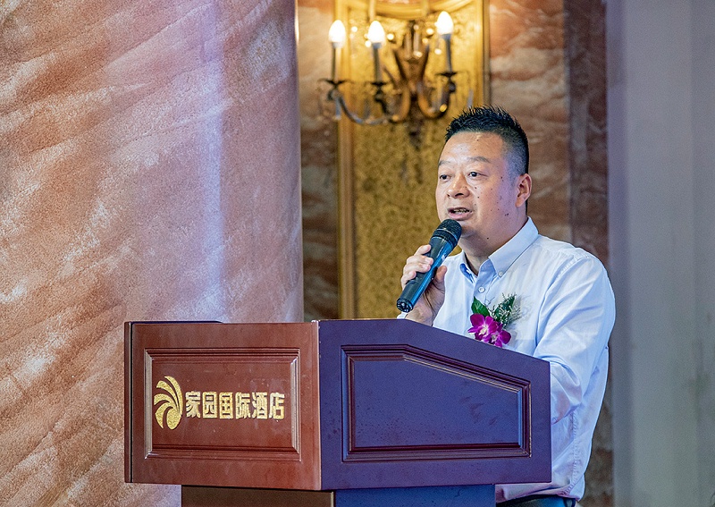 名譽(yù)會(huì)長(zhǎng)鄒永林